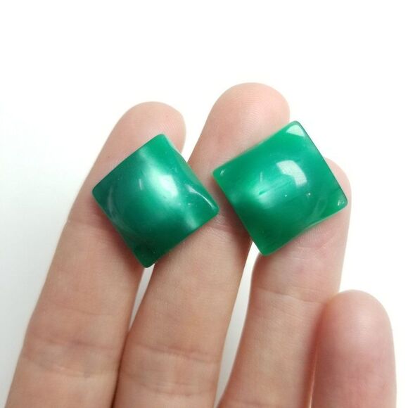 Vintage Green Square Clip On Earrings, Screw Backs, Retro Plastic, Estate - Picture 1 of 5